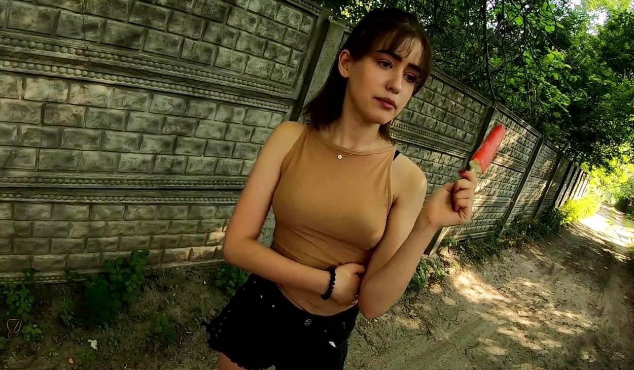 Саратовский парень снял уличную красотку и жестко оттрахал после пикапа!