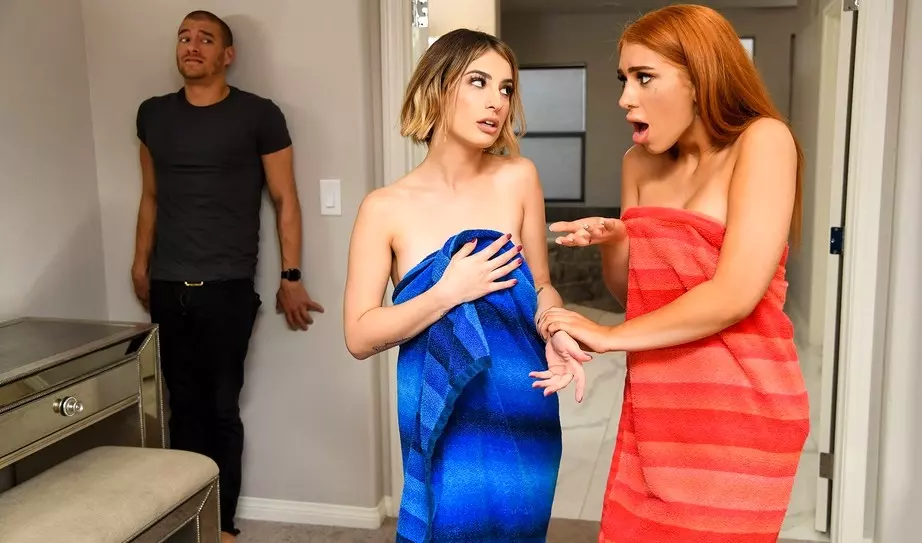 Сводная сестра с подругой завели брата на дикий тройничок! Он не устоял и оттрахал обеих