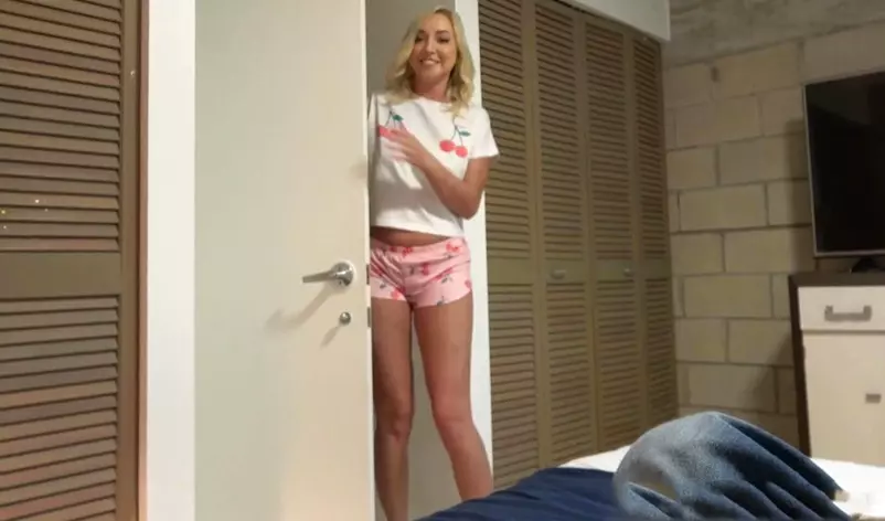 Пьяная сестра трахается с братом и умоляет кончить внутрь! Горячий инцест кремпай