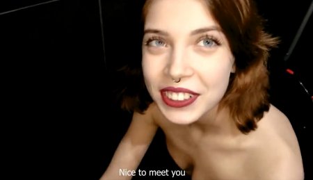 За одну сигаретку: смазливая русская давалка стонала в туалете и проглотила остатки