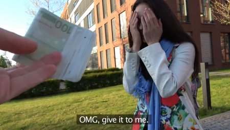 «Всего 300 евро» — уличный трах за бабки: парень ебёт русскую шлюшку в кустах и кончает внутрь